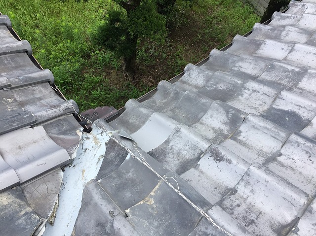 平瓦のひび割れ修理